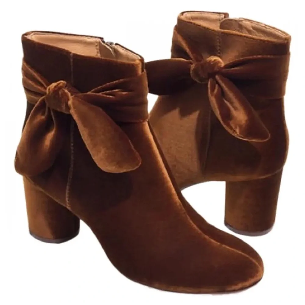 Madewell The Esme Bow Boot in Velvet Burnished Cedar Brown in color Size 8